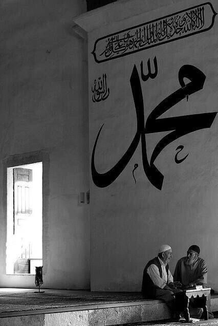 Alsayed_19's tweet photo. ﴿مُّحَمَّدٌ رَّسُولُ اللَّهِ ۚ ﴾ ﷺ
 
ما مِن أحدٍ يسلِّمُ عليَّ إلَّا ردَّ اللَّهُ عليَّ روحي حتَّى أردَّ علَيهِ السَّلامَ https://t.co/HhptEEDJdi