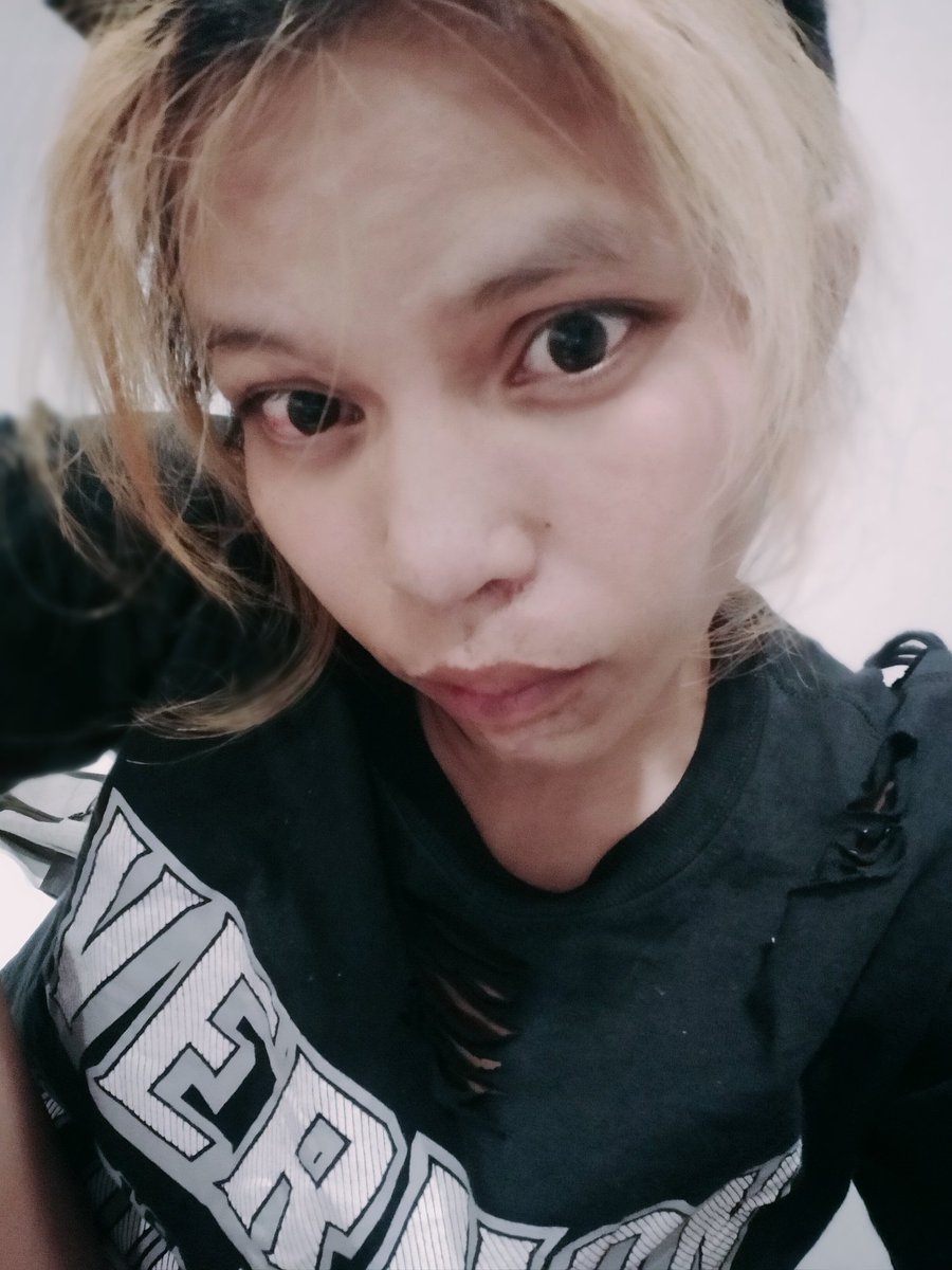 TteitarT's tweet photo. ...กลับมาทำตัวเลวๆเหลวแหลกกว่าเดิม
อยากเจอคนดีๆไปทางอื่นอยากเจอคนเหี้ยๆมาท��งนี้... https://t.co/TT0BHWbd1W