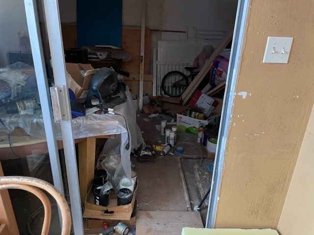 StephanieLinTV's tweet photo. Farmworker living conditions captured  in images shared with us from #HalfMoonBay’s Mayor Penrose. She says this is what she saw at California Terra Garden, where the accused shooter lived.

Our special coverage airs live 5-11P tonight on @kron4news. #HalfMoonBayStrong https://t.co/VfX2EIUnNV