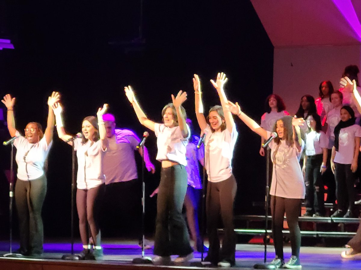 elomon76's tweet photo. @CherryHillWest Broadway Night is a hot show you do not want to miss!  Check it out again Friday night 2/24/23 @7pm https://t.co/t1vFsQ7uSk