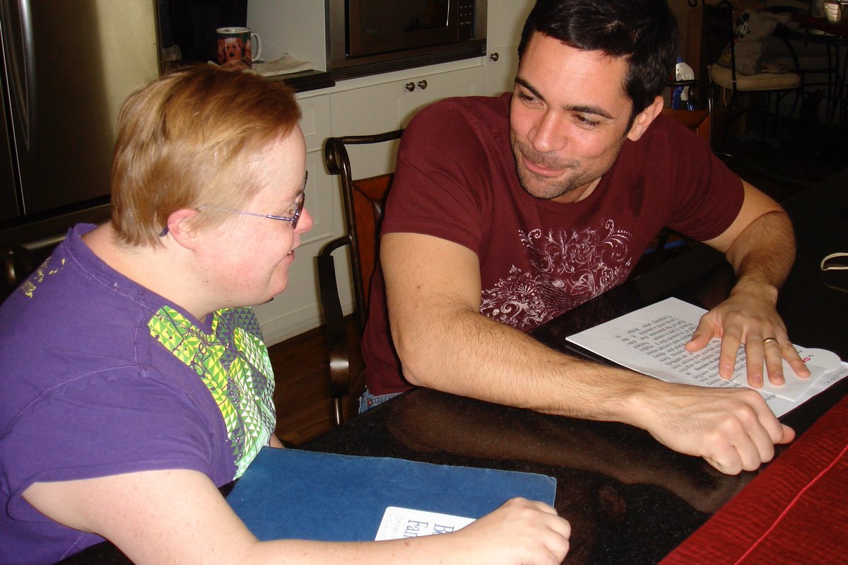 TeamDannyPino's tweet photo. Back in the day hanging out with @KellysHollywood. #DailyDanny #ThrowbackThursday #KellysHollywood @TheDannyPino https://t.co/VVPpUZUhWe