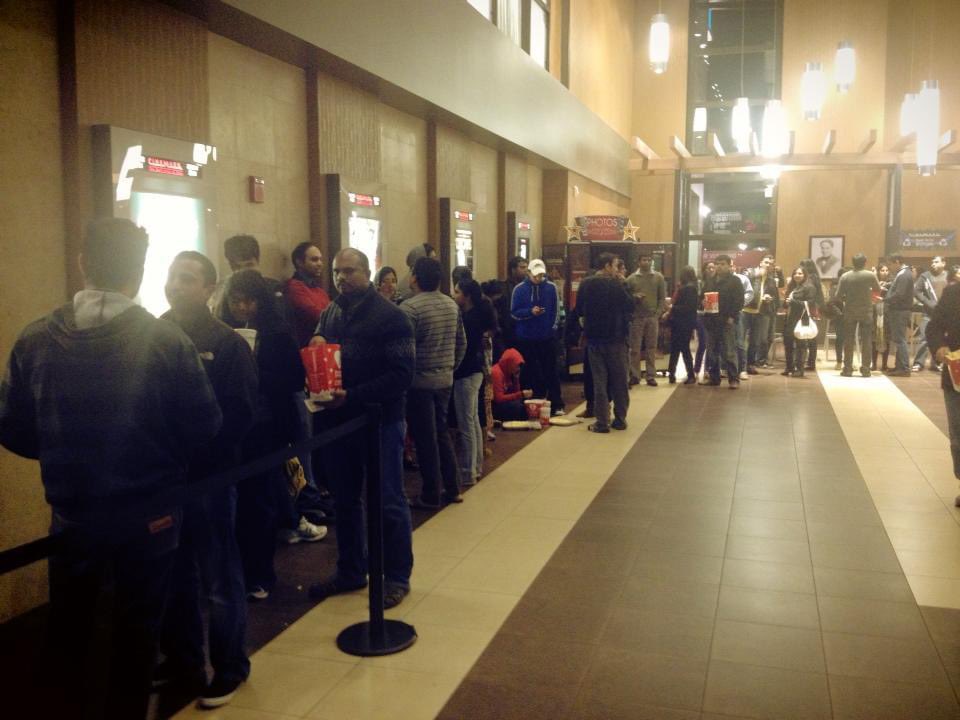 shwetasinghkirt's tweet photo. This was the Queue in Bay Area when I first went to watch Kai Po Che. I was a little nervous as it was Bhai’s first movie but after looking at the queue my heart was swollen with pride. Thank you 🙏 #10yearsOfKaiPoChe https://t.co/lvcSoHU9GO