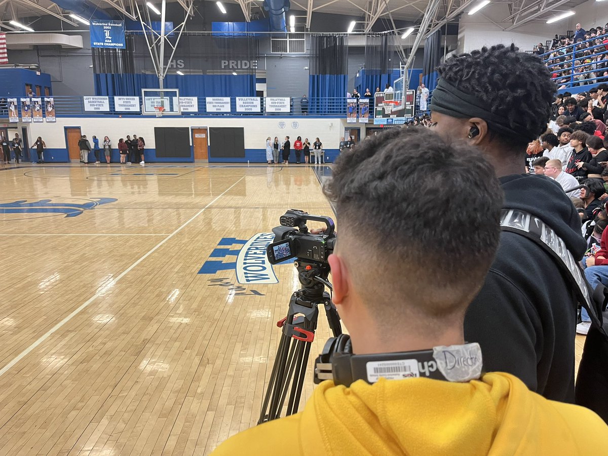 WlvnNews's tweet image. What a great day to be a Wolverine! @LHSintheNews celebrated culture and unity at the Black History Program! S/Oto the students, faculty &amp;amp;staff, and guests for their hard work at this awesome event. *A/V Production students filming the performances! #wlvntv #rcschools #tncte