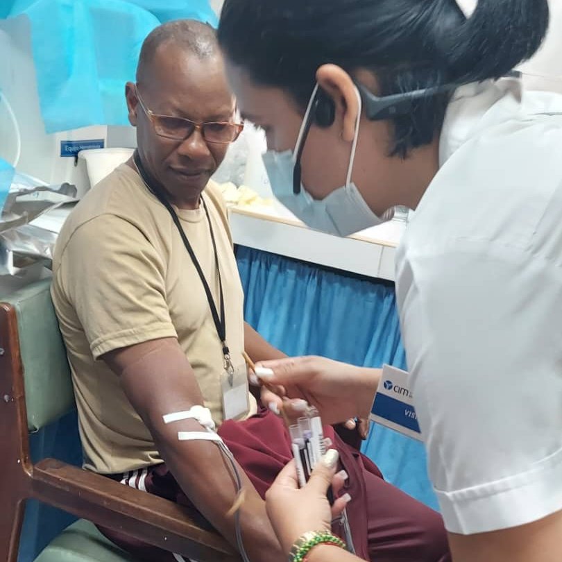 cim_cuba's tweet photo. Nuestra obra es de infinito amor❤️

Hoy en el CIM se realizaron 40 donaciones de sangre de trabajadores nuestros, del @CIGBCuba y @FinlayInstituto destinada a pacientes oncohematólogicos.

#CienciadeCompromiso #PorqueACubaHayQueQuererla 🇨🇺 https://t.co/fzLraqlsmE