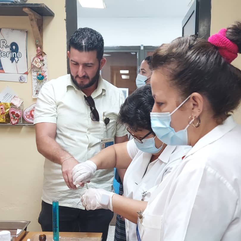 cim_cuba's tweet photo. Nuestra obra es de infinito amor❤️

Hoy en el CIM se realizaron 40 donaciones de sangre de trabajadores nuestros, del @CIGBCuba y @FinlayInstituto destinada a pacientes oncohematólogicos.

#CienciadeCompromiso #PorqueACubaHayQueQuererla 🇨🇺 https://t.co/fzLraqlsmE
