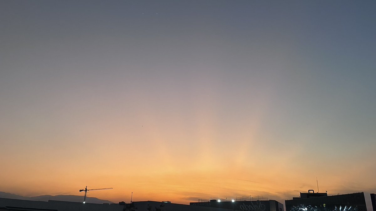 Adri_Maldonado's tweet photo. Tenemos cielo de #teletubi en @En_laDelValle @sta_cruzatoyac @col_letranvalle hermoso. https://t.co/haDvE1nsuJ