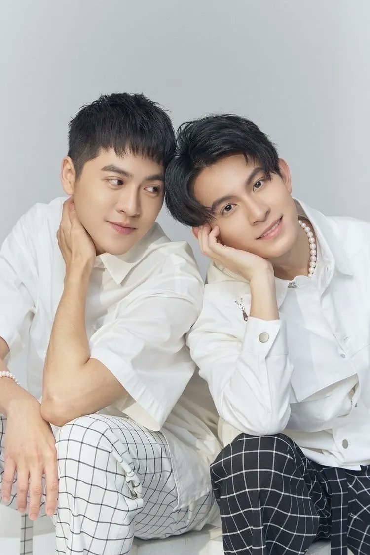 hourlyblpics's tweet photo. — ✧ Lukas Huang & Erek Lin
#黃新皓 #HuangXinHao #LukasHuang #林暉閔 #EricLin #ErekLin https://t.co/wXJGAfvB8R