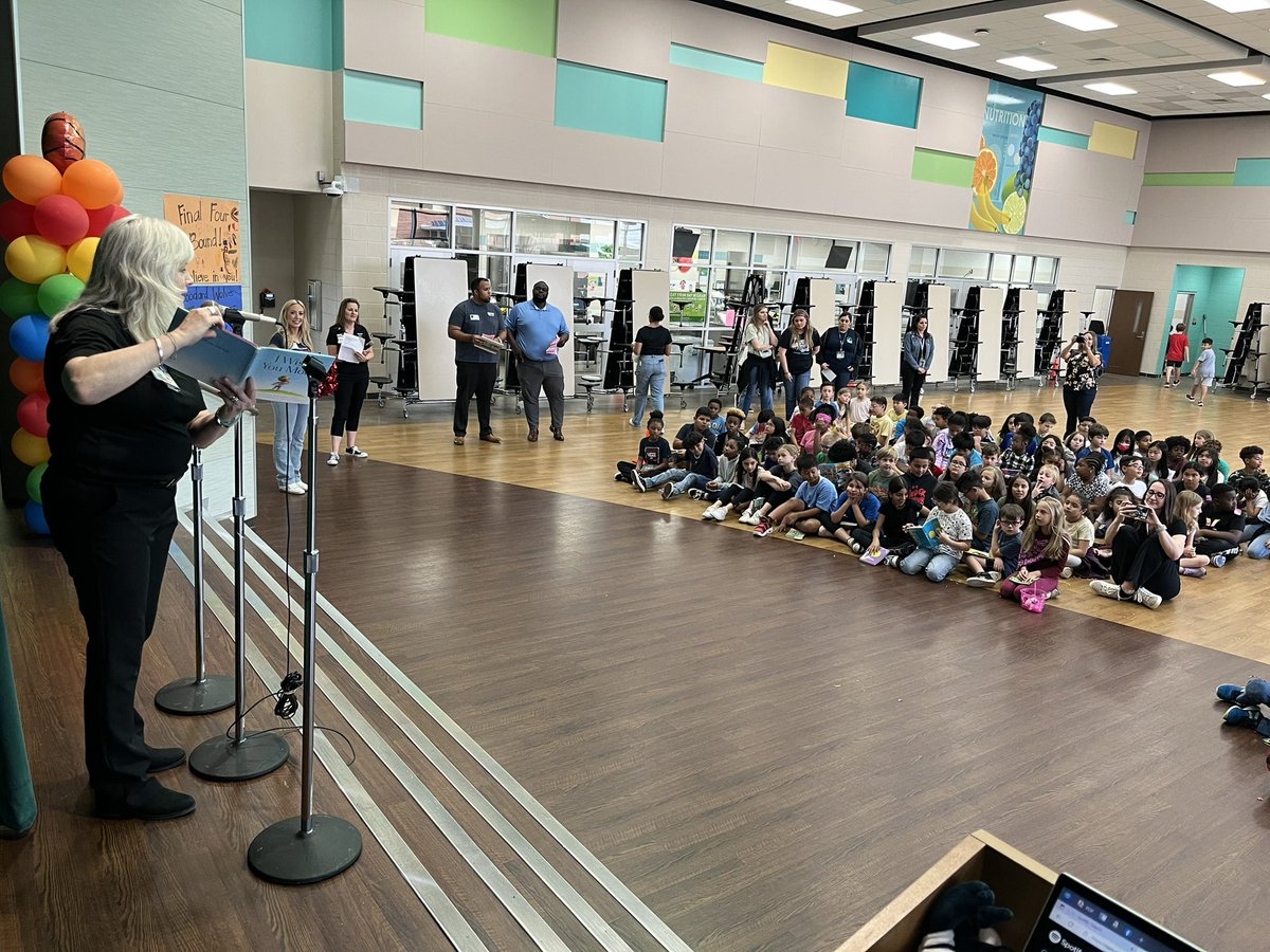 MrsNgo04's tweet photo. Thank you @AmegyBank and @texantoro for coming out to pump up our 3rd graders to get their read on! Continuing to #readtothefinal4 @WoodardCFISD @suebrenz @MrsClevenger1 @jesmcallister let’s go 3rd grade!! https://t.co/zvfrGYXdOi