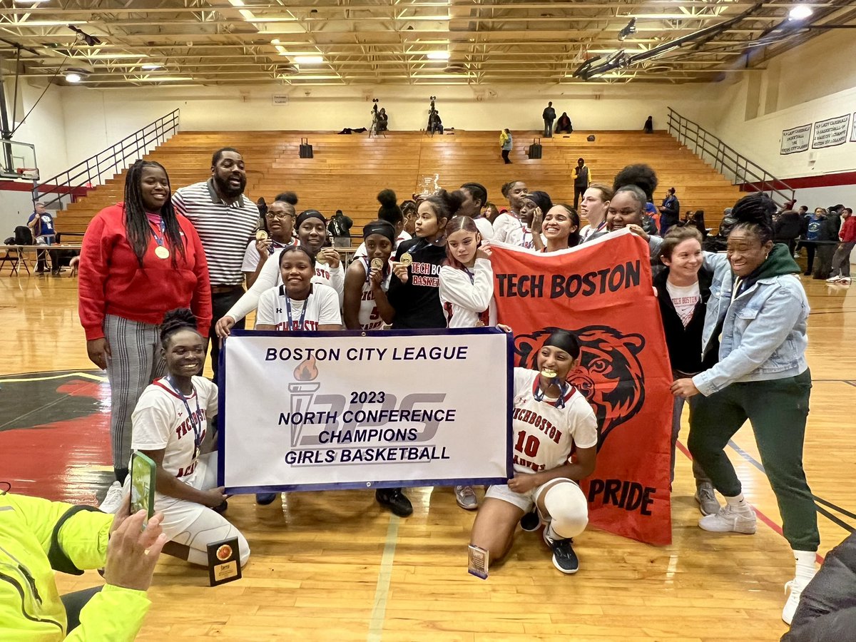 SuperBaston's tweet photo. TechBoston Academy Principal Mr Cleary, was standing proud tonight after the Girls Basketball Team won the BPS City Championship! 👏🏽💪🏽❤️🏀@tbaupdates @svilleskipper @BostonSchool #BostoncityChampions #girlsbasketball #BPSstudentAthletes https://t.co/d3dD7ozmBa