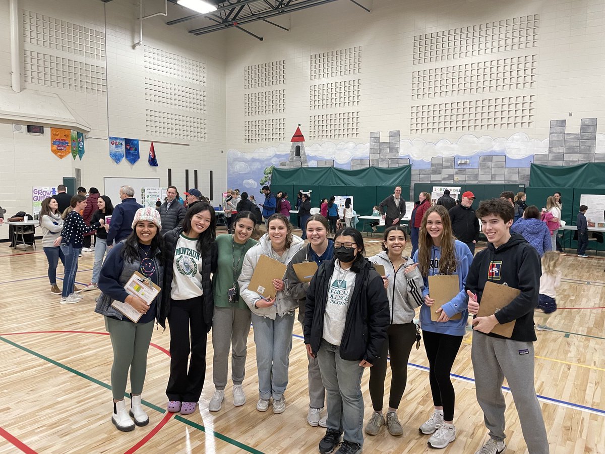 BEHS_SDE's tweet photo. Amazing Science Fair at Dixon Elementary! Thank you to our #SpartanNation judges for your work and impact! https://t.co/aNPySQFS3B