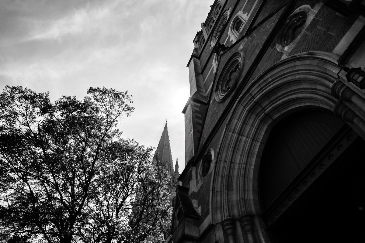 JMCPhotography4's tweet photo. ‘Verticality’ 
#streetphotography #streetphotographer #Australia #Victoria #Melbourne #photooftheday #PhotoMode #photo #photography #Travel #traveling #travelblogger #Leica #abstractexpressionism #fineart #fineartphotography #sun #reflections #Days #streetphoto #life #city #days https://t.co/LsuyuxWb8Q