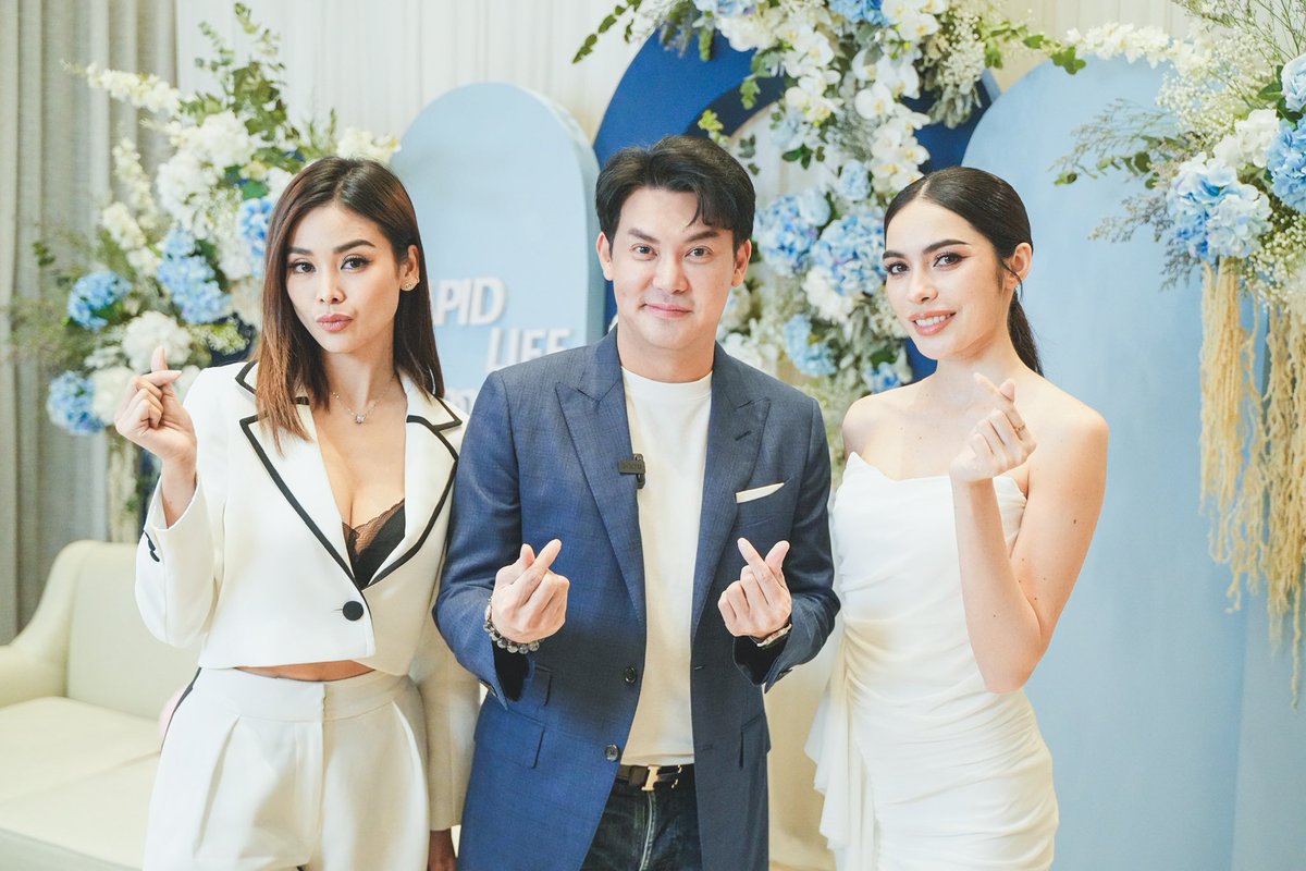 Dermphan's tweet photo. #ENGLOTxRapidLife ช่วงนี้มีแต่คนทักงาน Live วันนั้นกับ พี่ฟ้า น้องชา ว่าสนุกมาก FC ของสองสาวเยอะจริงๆครั�� ดีใจๆ ❤️ ขนาดไปคุยงานที่ไหนทุกคนทักหมด และทุกคนก็ถามต่อว่า เมื่อไหร่จะจัดงานกับน้องๆอีกคะ อืม เมื่อไหร่ดี น้าาาาา 🤭 https://t.co/wnAanWnzfZ