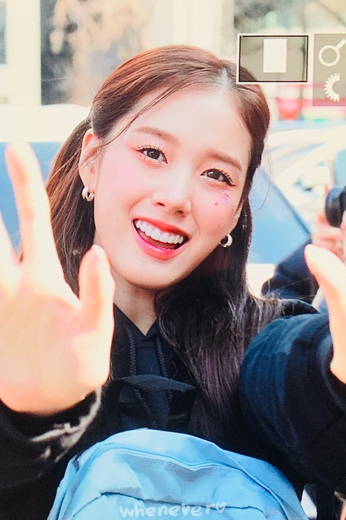 Whenever_1209's tweet photo. 230224 프리뷰

인사요정 🧚‍♀️ 

#스테이씨 #재이 #STAYC #J https://t.co/CEmbucGEHt