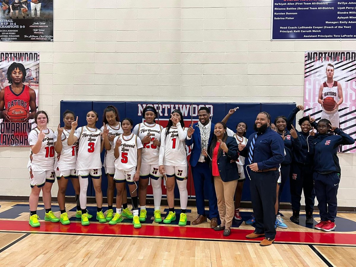 shondasmith21's tweet photo. Great job ladies! THREE BACK TO BACK STATE APPEARANCES!   #HammondBound #SEMIFINALS #WEBELIEVE #WECOMING https://t.co/o73mxjit8V