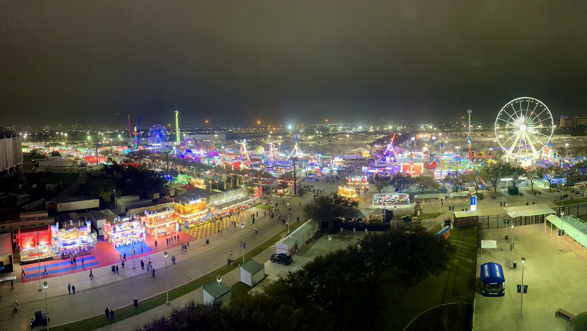 nrgpark's tweet photo. Carnival views from NRG Stadium π
T-Minus 5 days until Opening Day of @rodeohouston! π€©π
#rodeohouston | #htx | #hslr | #rodeo | #carnival https://t.co/sdd73pLCJL