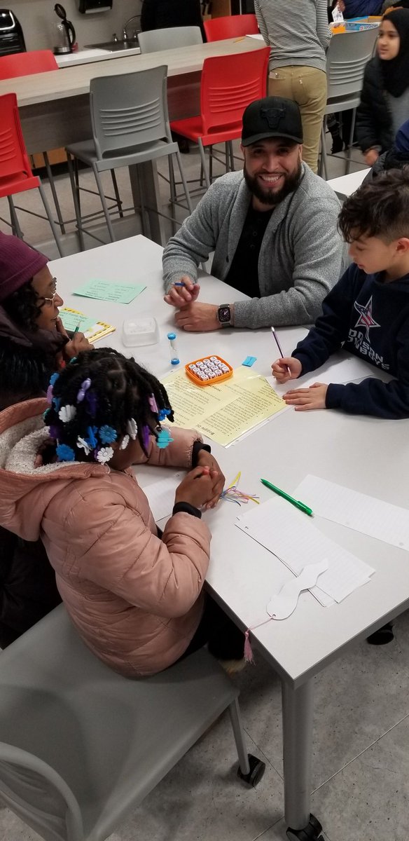 It was a full house at  @ardmoreschool4 Family Night! I loved seeing families spending time together reading, playing games, and making crafts. It was so much fun helping in the Family Feud room with @Gawron3rd and Mr. Enciso! #ASD4ALL