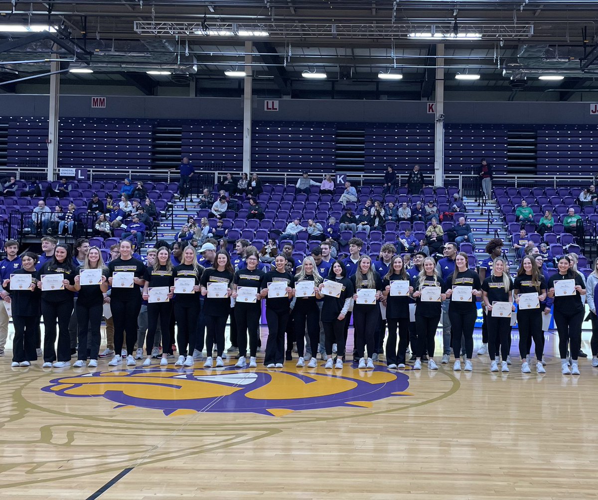 agoler35's tweet photo. @WIUSoftball being recognized tonight at halftime for fall academic honor roll. GPAs of 3.0 or higher. #smartNecks https://t.co/zuHTulv5F3