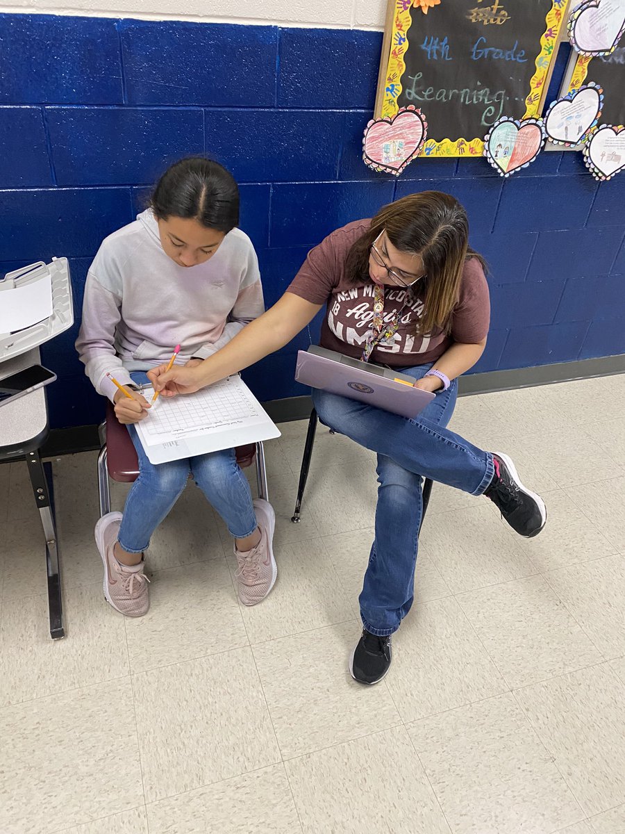 JoseDamianES's tweet photo. Ms. Montes, 5th grade teacher, talking goals and growth with her students. #youmeasurewhatyouvalue @CanutilloISD @PedroGalaviz9 @gusrevel #Educatingwithheart ♥️ https://t.co/olkhreeLR7