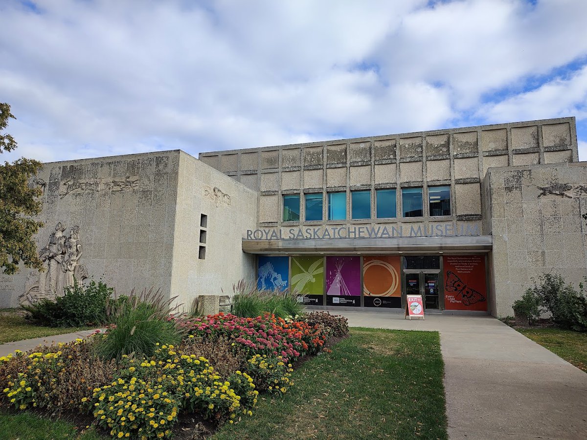 roamlii's tweet image. The Royal Saskatchewan Museum has so many fun facts!
#1 - It is home to the world's largest T-Rex!!  
#2 - It is the first museum in the three prairie provinces, founded in 1906.
#3 - It is free!

#traveltribe #explorecreate #adventure #getoutthere #exploresk #pathfinder365