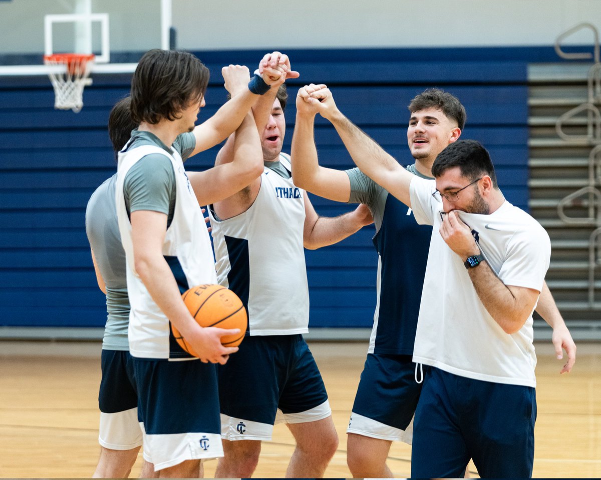 IthacaMBB's tweet photo. Fine tuning before we hit the court tomorrow night

#GoBombers | #Family https://t.co/uT9qhbdfjM