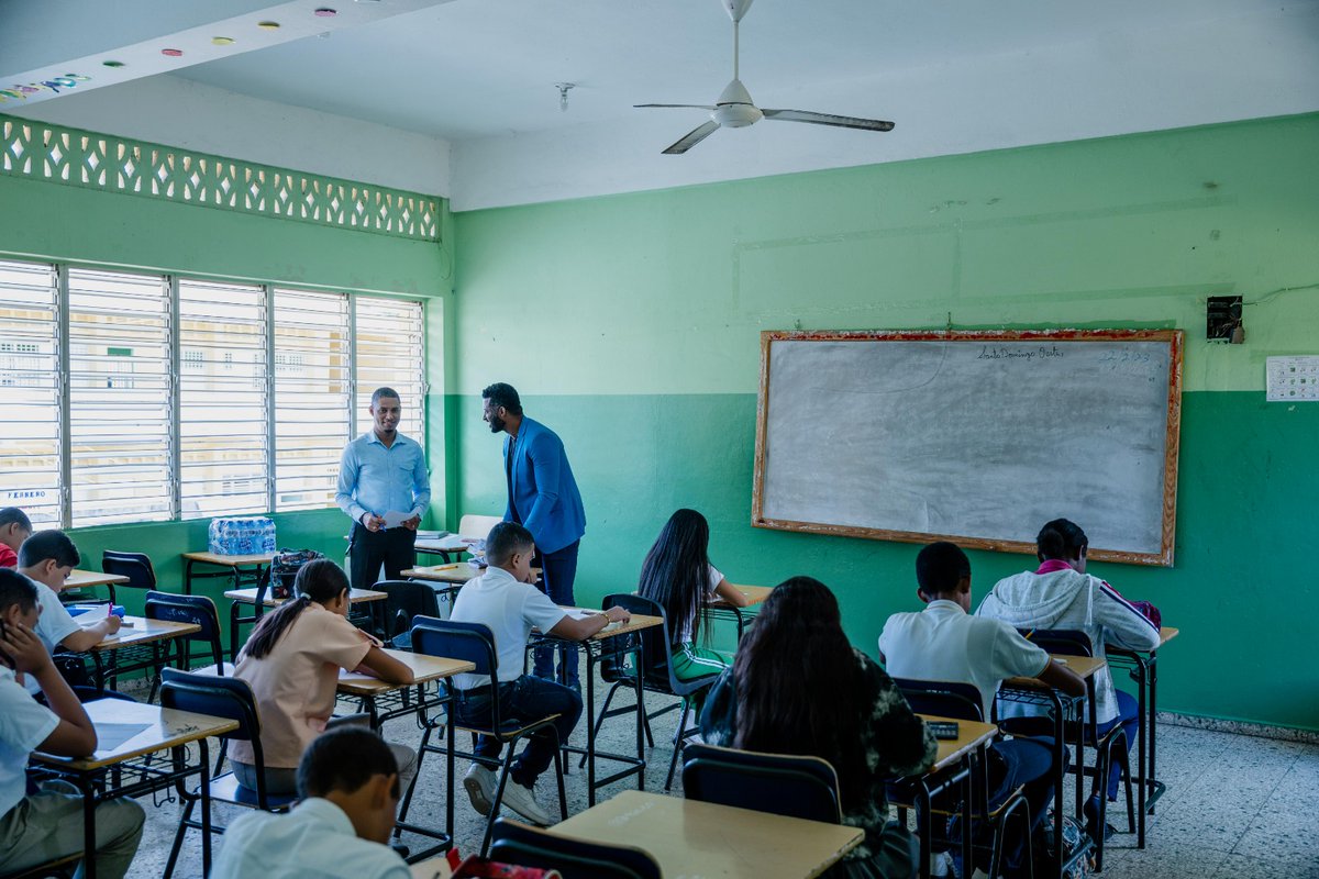 1505Distrito's tweet photo. Hoy realizamos la Olimpiada Distrital de Matemáticas.

El propósito de la Olimpíada de Matemáticas es potenciar en todos los estudiantes la capacidad de resolución de problemas y el  razonamiento lógico.

#OlimpiadasDeMatemáticas2023
@angelhdez50
@RafaelAmadorF
@felixharvest https://t.co/P0c5U5X8xD