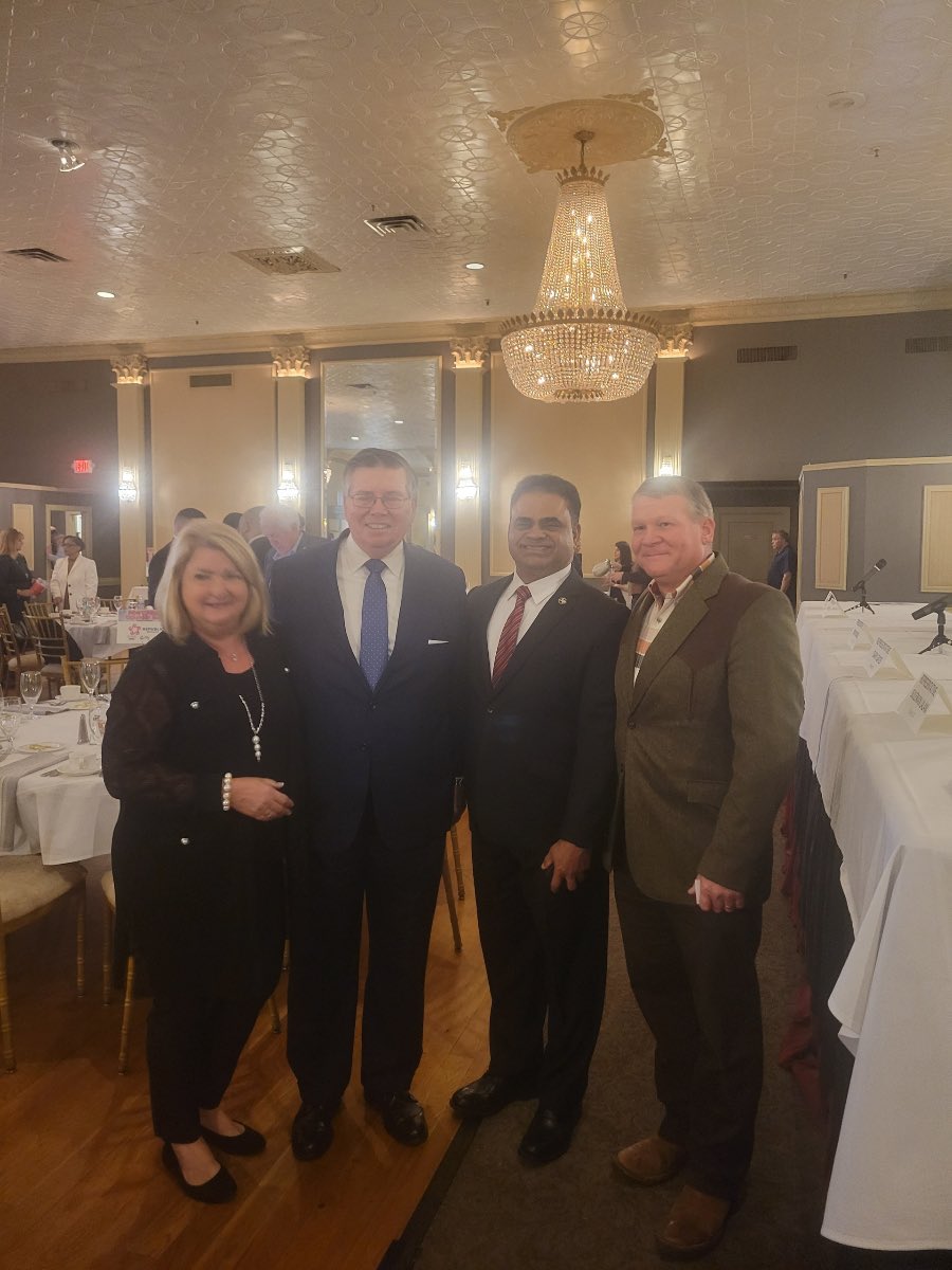 FBC_Judge's tweet photo. Fort Bend Day at the Capitol was a chance for our leadership across the county to come together with one voice to advocate for our County. #txlege #fbtx #austin https://t.co/HdiA0PT8uz