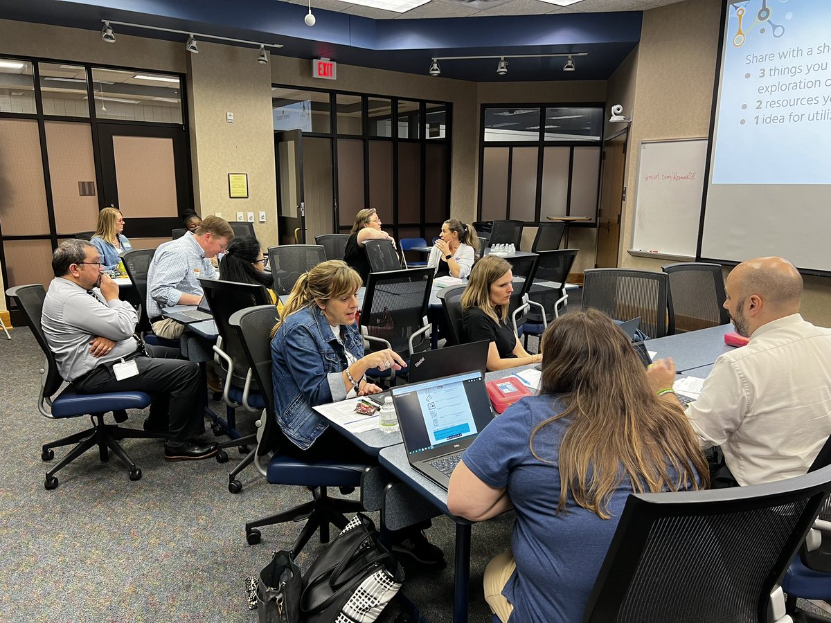 Reflective Educators + Blended Learning &amp; Family Engagement Conversations = Successful Southeast Region Rethink Ed-RTI International Networking Session #NCRethinkEd <a href="/KellyBushNC/">Kelly Bush</a>