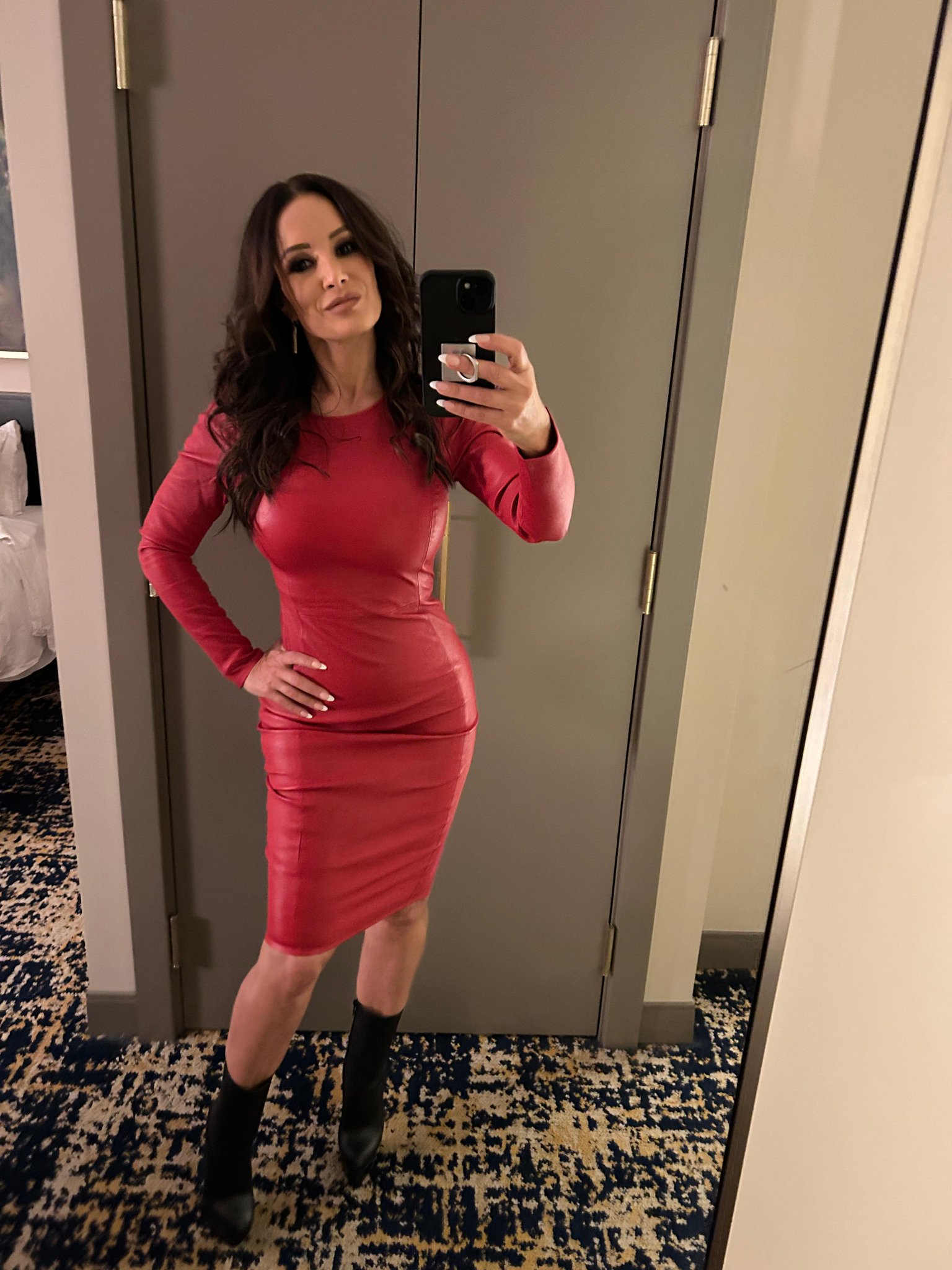 TW Pornstars - Lisa Ann. Twitter. Sometimes I Selfie #Selfie. 1:25 AM