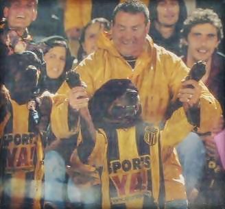 _MundoCarbonero's tweet photo. "He tocado el paraíso, soy hincha de Peñarol ".⚫🟡 https://t.co/NnXcrTQK4Q