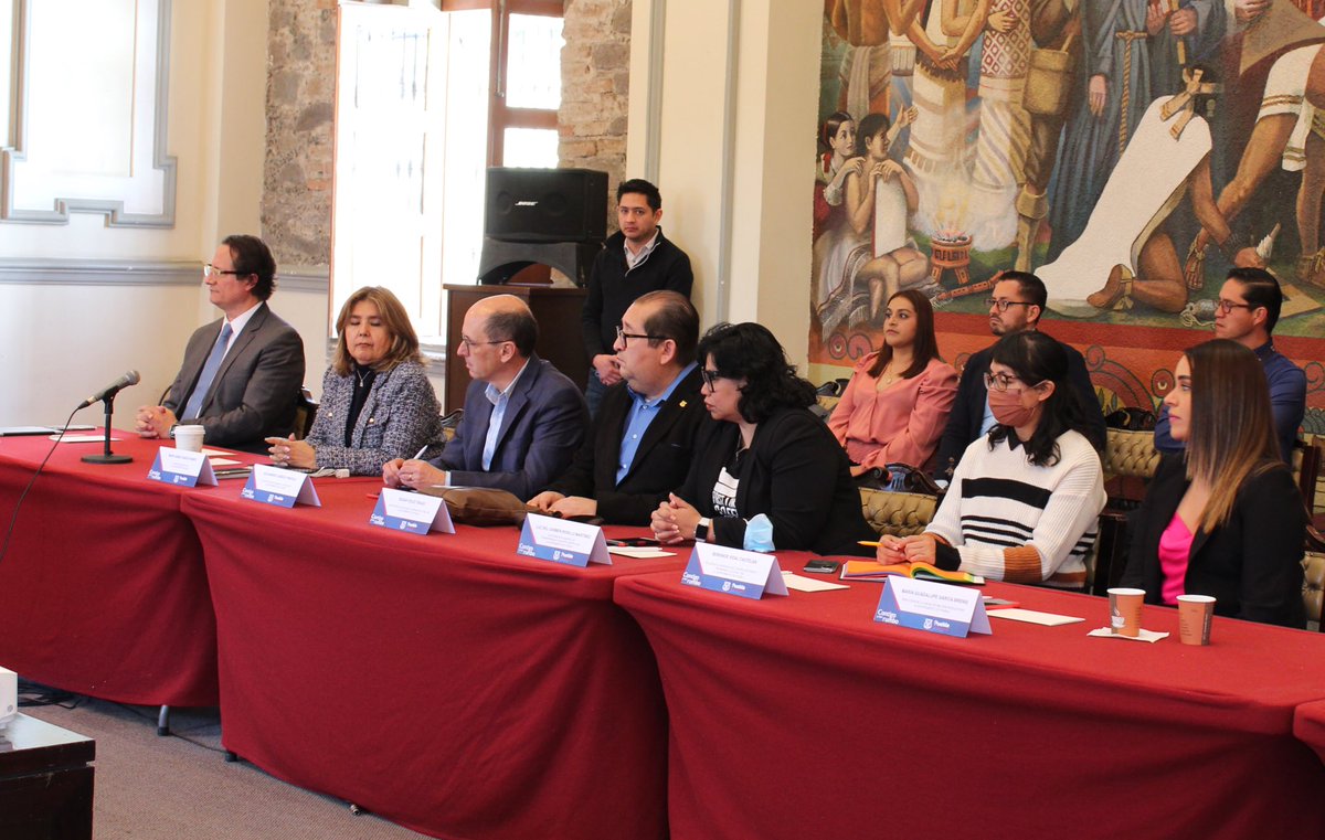<a href="/M_GerardoFlores/">ManuelGerardoFlores</a> de <a href="/OCDE_RLAC/">OCDE Política Regulatoria</a>, acompañado del Gerente de la Ciudad <a href="/adandominguez/">Adán Domínguez Sánchez</a> y nuestro Titular <a href="/felipevg_22/">Felipe Velázquez 🇲🇽♋️💍</a>, presentó los resultados en materia de #MejoraRegulatoria del Ayuntamiento.
Vamos con rumbo a ser el primer municipio de México en ofrecer una Ventanilla Digital.