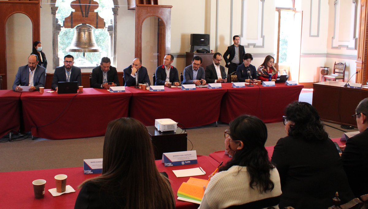 SGyDU_Puebla's tweet photo. @M_GerardoFlores de @OCDE_RLAC, acompañado del Gerente de la Ciudad @adandominguez y nuestro Titular @felipevg_22, presentó los resultados en materia de #MejoraRegulatoria del Ayuntamiento.
Vamos con rumbo a ser el primer municipio de México en ofrecer una Ventanilla Digital. https://t.co/k2Hq1ru45a