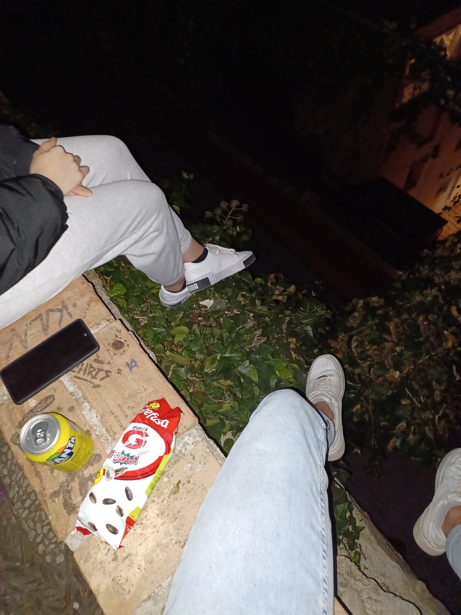 emiliopeerezz's tweet photo. Define planazo: https://t.co/MZB6BQ5Chj