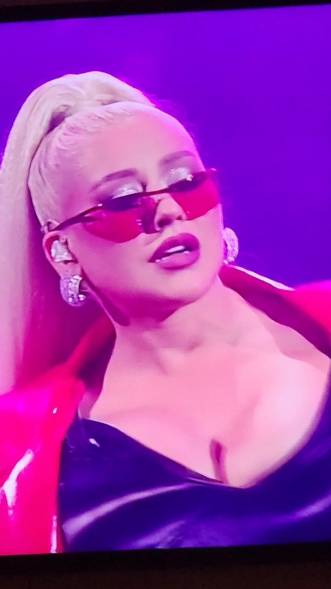Angywis's tweet photo. LA Queen ✨️💅🏼 

#ChristinaAguilera https://t.co/s2AgKAYB1O