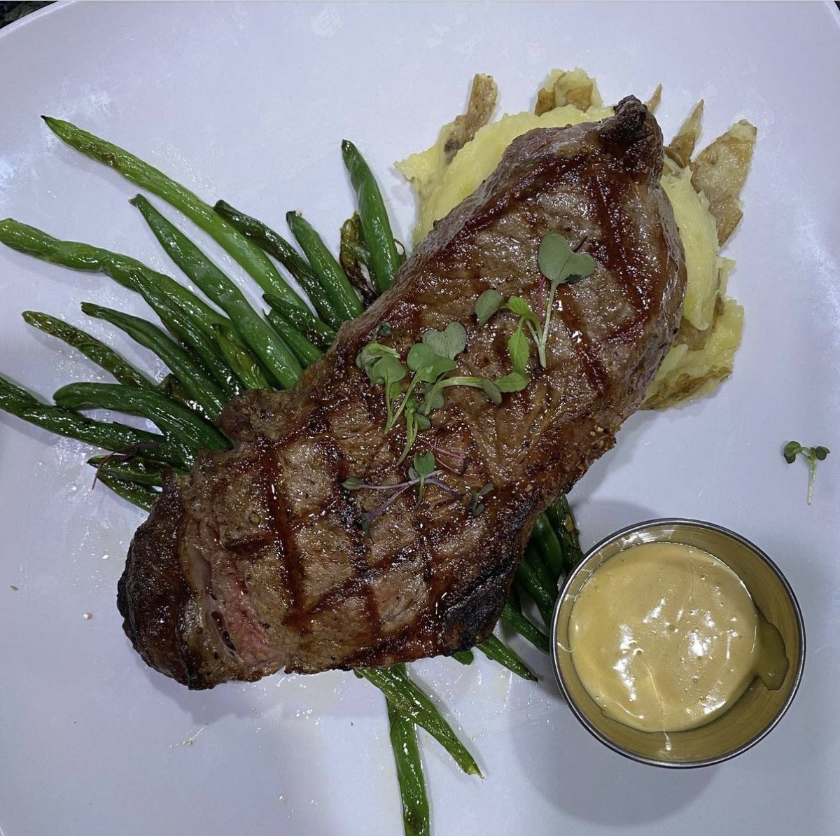 terrymeiners's tweet photo. Journalist @JulieDolanTV is also #LouisvilleFoodGirl on @instagram
Enjoyed chatting with her on @840WHAS about so many incredible foodie hotspots in metro Louisville π³π₯©π₯π
LISTEN π£οΈ https://t.co/gphzqmWJ2n
#eateries #repast #snacks #treats #drinks https://t.co/zzdCc03xWm
