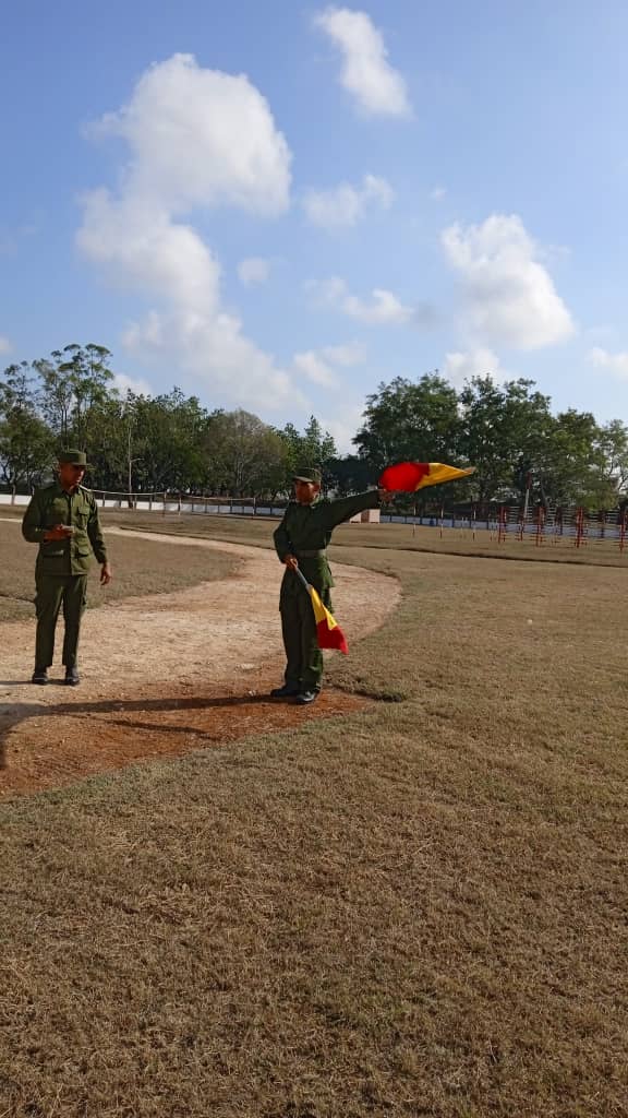 DivisionTanque's tweet photo. En ocasión este 24 de febrero de la primera emisión de Radio Rebelde y al cumplirse el 65 Aniversario de la creación de la especialidad de Comunicaciones en las FAR se realiza competencia de preparación en la Gran Unidad de Tanques de la Gloria Combativa Rescate de Sanguily.
💯🇨🇺 https://t.co/G0JOudcn8E