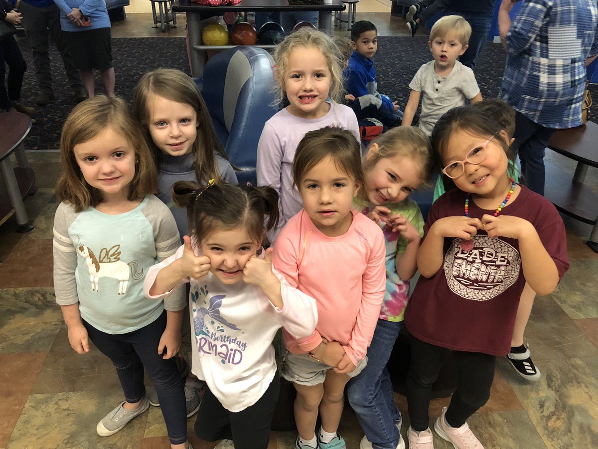 AmberJo06431526's tweet photo. Every Kindergarten teacher knows the BEST way to practice subtraction skills is a trip to @SplitzAlley !!! #ReachingGreatnessTogether https://t.co/f9Oyr9fWyA