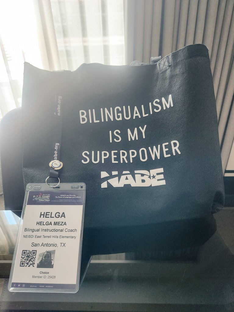 Helga L. Meza tweet media