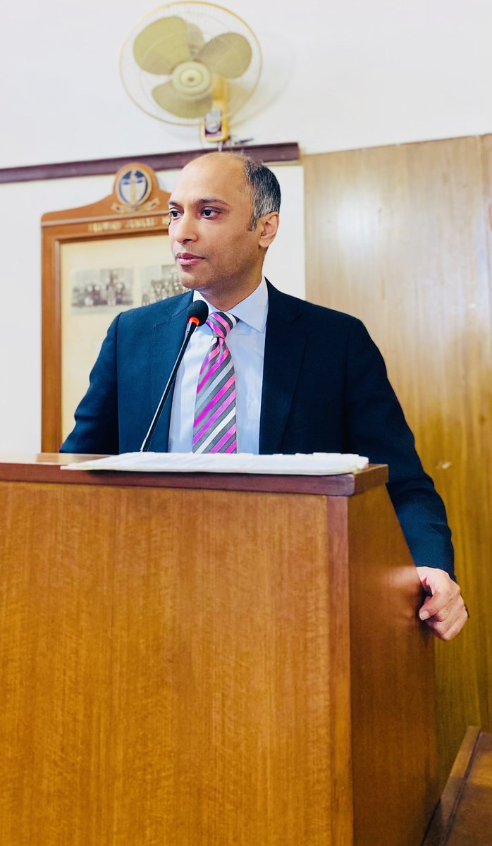Law_GCU's tweet photo. Usman Khan, former AAG Pb and an OR delivered a thought provoking Lecture on “Legal Issues regarding Kashmir Dispute” unfolding various questions in the light of UN resolutions &amp; Human Rights instruments. Dr. Aatir Rizvi, Incharge Law Deptt. also presented him a souvenir. https://t.co/HSk9NOtI9O