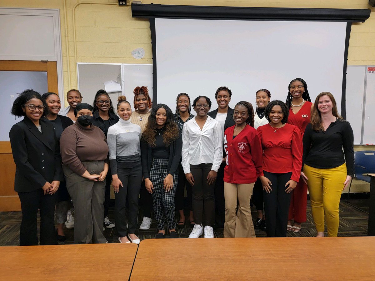 MuOmicronDst's tweet photo. Thank you again to everyone who attended MOdernizing Maternal Health last night! And a special thanks to our speaker, Nancy Warren, for the insightful information on maternal health! 

#DST1913 #SARDST #MOnumental https://t.co/uw1IVLD89m