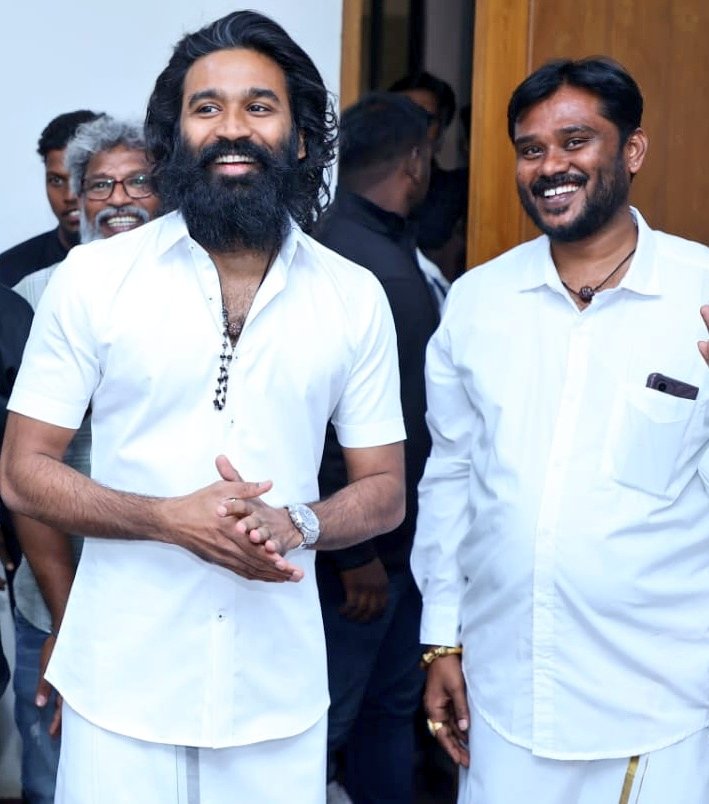 DhanushAppuVK's tweet photo. Finally Verified Officially 🐦Blue tick 💙🔵🔷✔️🐥

. @dhanushkraja #vaathi 😊📸💎

@DirectorShiva_ @B_RajaAIDFC #vaathiblockbuster #CaptainMiller https://t.co/yP2nQr14If