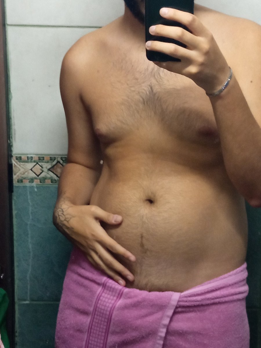 urvirtualbf_'s tweet photo. would you like to take a shower with me? 😼
#nsfwtw #nsfw #chubby #bear https://t.co/M1KROXHYdQ
