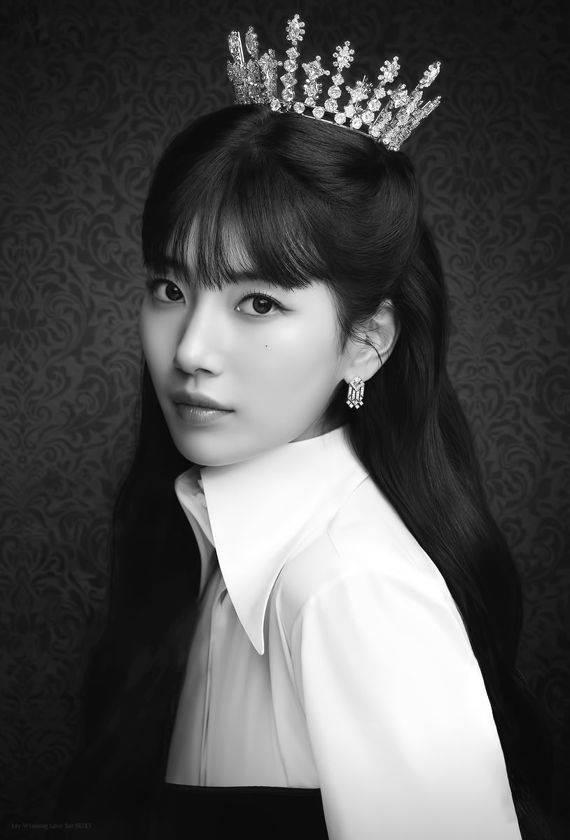 suzyall's tweet photo. 네이버 시리즈 “인생작을 만나다” 수지 편
<언니, 다음 생엔 내가 왕비야> 보정 3pics &amp; 트위터 헤더 2pics  #수지 #SUZY 

▫️ https://t.co/mbjpw46iIN

모든 생에 왕비 하시길...👑 https://t.co/k3MCQxnj6W