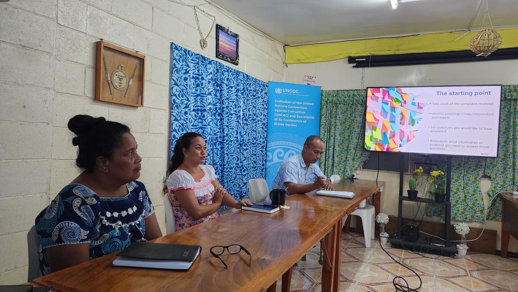 JohnHydePerth's tweet image. #Kiribati anti-corruption investigations training underway in Tarawa by @UNODC_SEAP #UNPRAC for Leadership Commission, Police, Public Sector investigators, supported by @MFATNZ