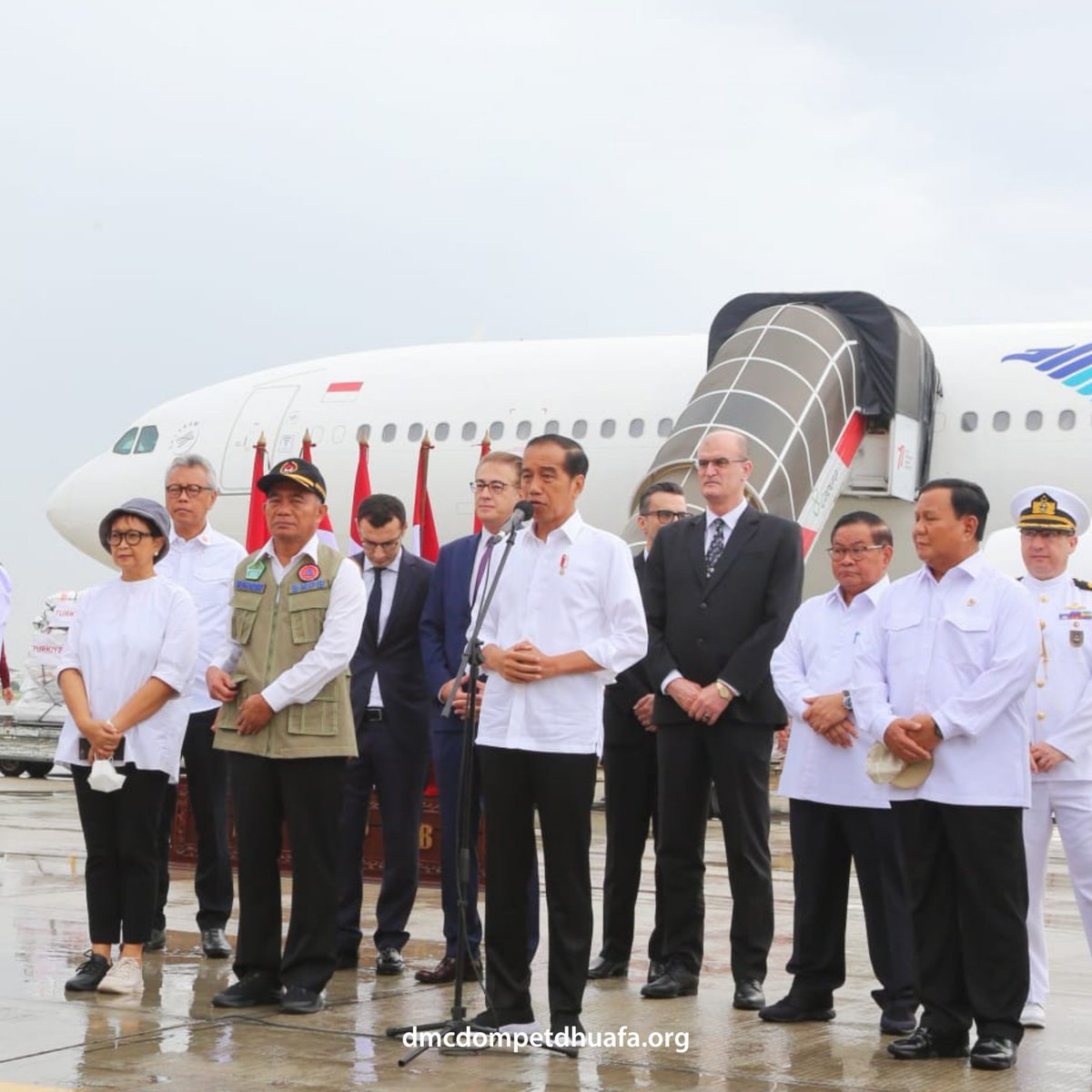 dmcddofficial's tweet photo. Berbagai lembaga dan organisasi kemanusiaan berkolaborAksi dengan pemerintah Indonesia dalam upaya membantu para penyintas gempa di Turki. https://t.co/Mmihe9Er1T