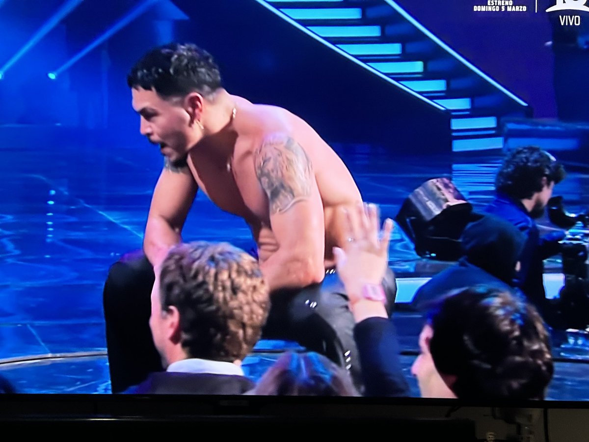 Pillerin_'s tweet photo. 🔴EN VIVO🔴

Debido a bailes de índole sexual, durante el show de Christina Aguilera en #VINA2023 

Partido Republicano presenta acusación constitucional contra Ministra de Cultura https://t.co/XNjubwgSXo