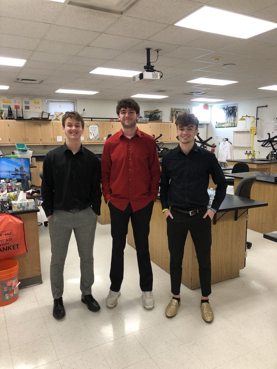 Last chance to see these three play at home this year. <a href="/StoeckleinCaden/">Caden Stoecklein</a> <a href="/drewburns_/">Drew Burns</a> <a href="/keatonstone8/">Keaton</a>                   Varsity vs Chillicothe to tip off at 615.