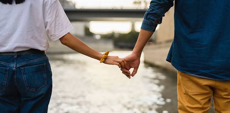 Suntoro_77's tweet image. Balik ke MANTAN atau rebut ISTRI ORANG ???
#curcol