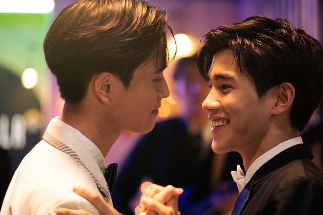 ꜰɪʏᴀ °• DWY bz :( tweet media