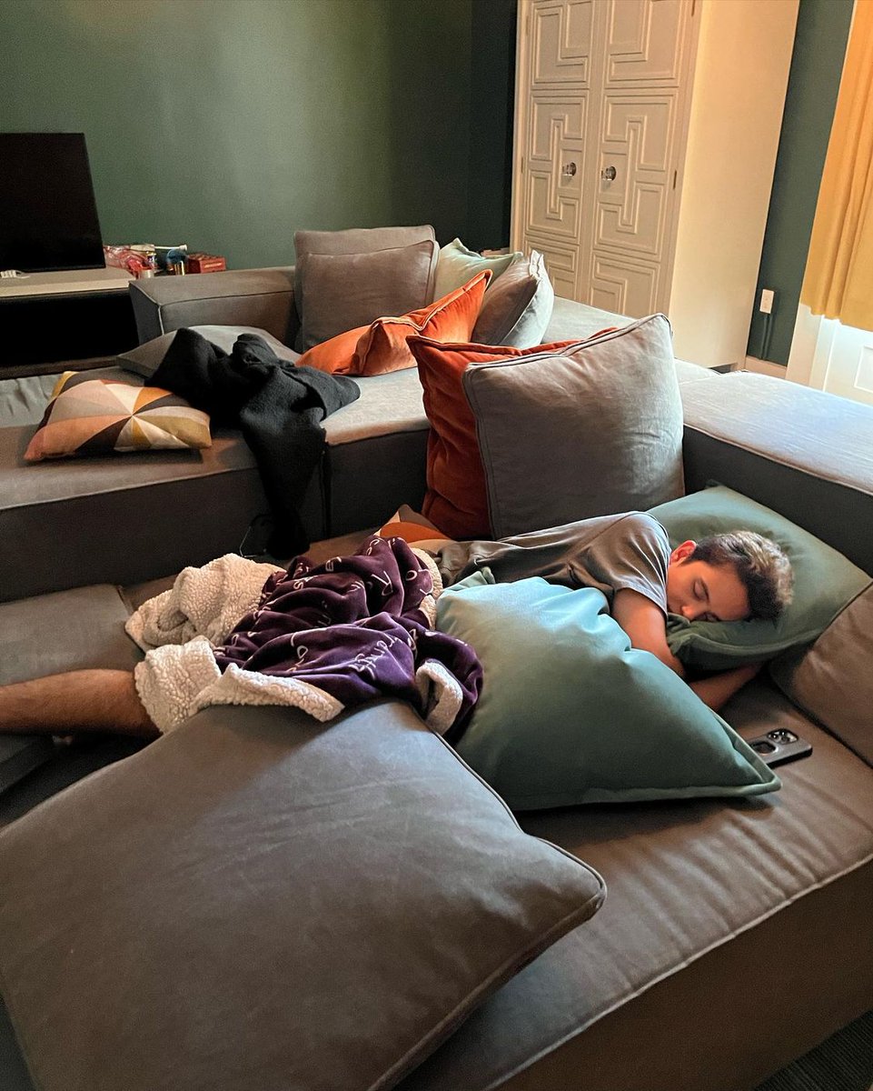 🥱🤧 tweet media