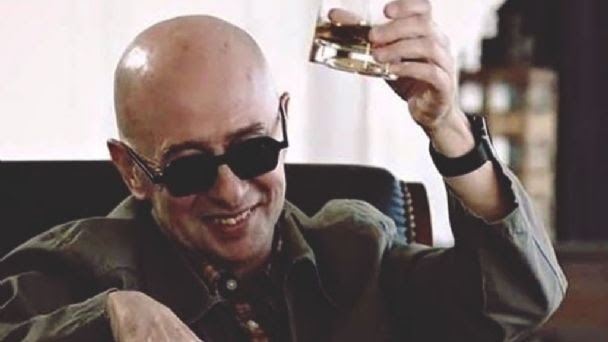 Empiezo por el final, terminaré en el principio...

Gracias Indio por permitirnos disfrutarte tantos años arriba del escenario, tantas misas y tanta magia que nos regalaste arriba de las tablas.

Esto no es un Adiós. Queda mucho del Indio aún... Aunque lejos de los escenarios.